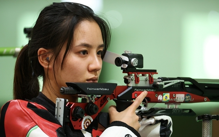 Nữ VĐV bắn súng Trung Quốc bị lăng mạ trên mạng sau khi không lọt vào chung kết